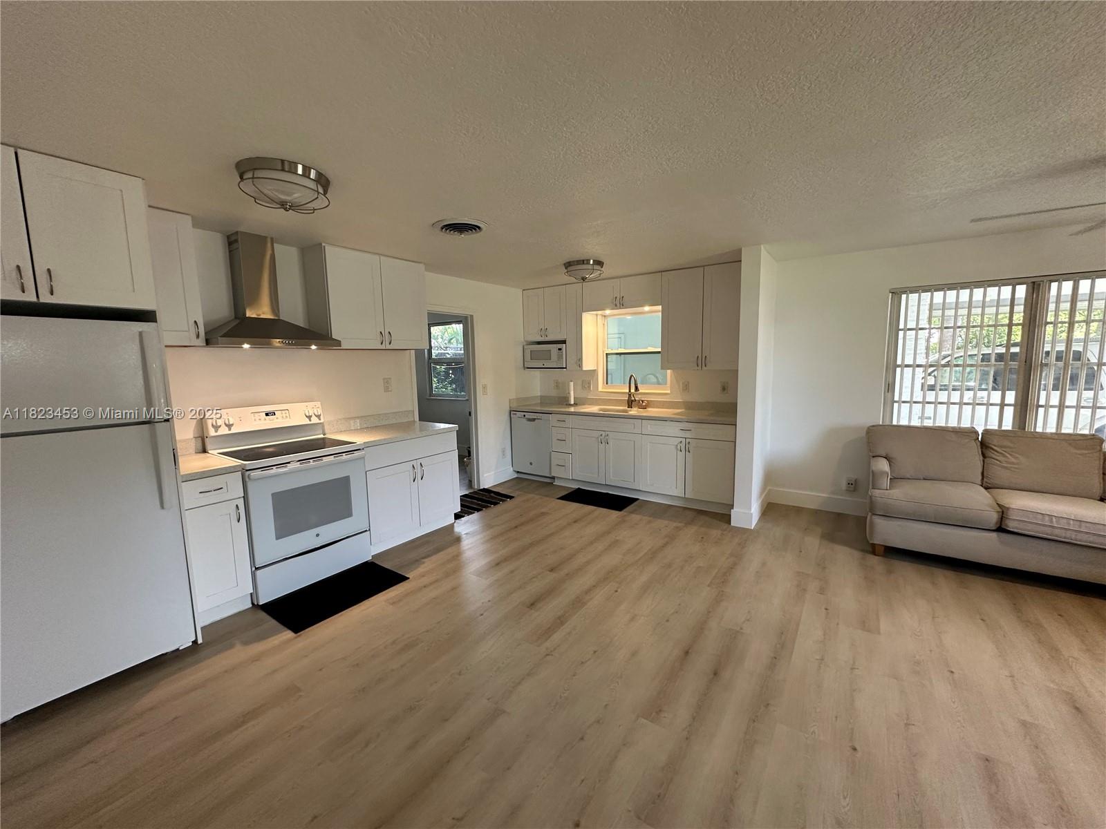83dcefb7-303 201 E 28th St # 0, Riviera Beach FL 33404 — #A11823453