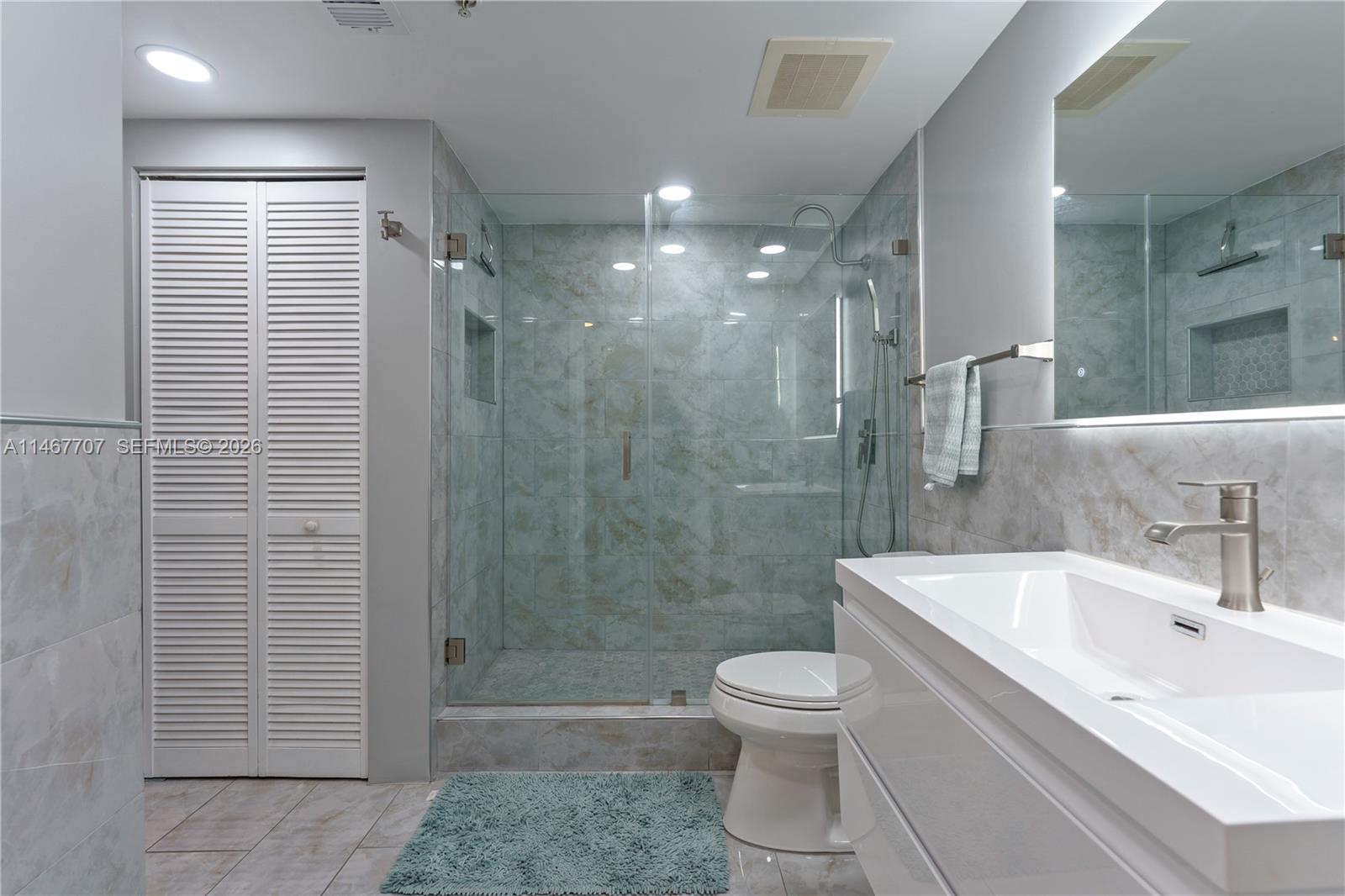 83dcefb7-3042 1750 N Bayshore Dr # 1405, Miami FL 33132 — #A11467707
