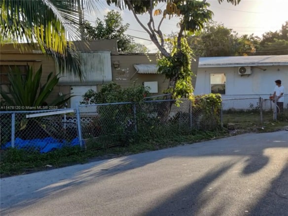 2234 NE 137 ST, North Miami Beach FL 33181-1840 — #A11478120