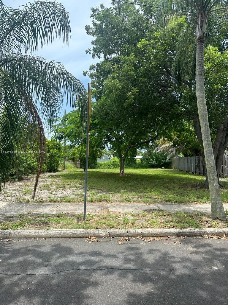 83dcefb7-3057 3014 Greenwood Ave, West Palm Beach FL 33407 — #A11479436