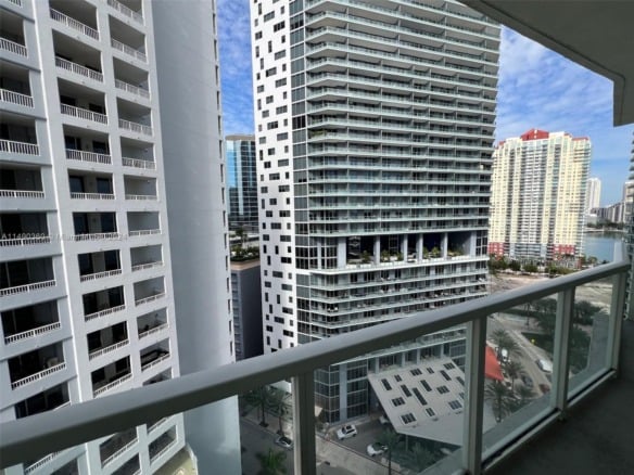 218 SE 14th Street # 1806, Miami FL 33131 — #A11490360