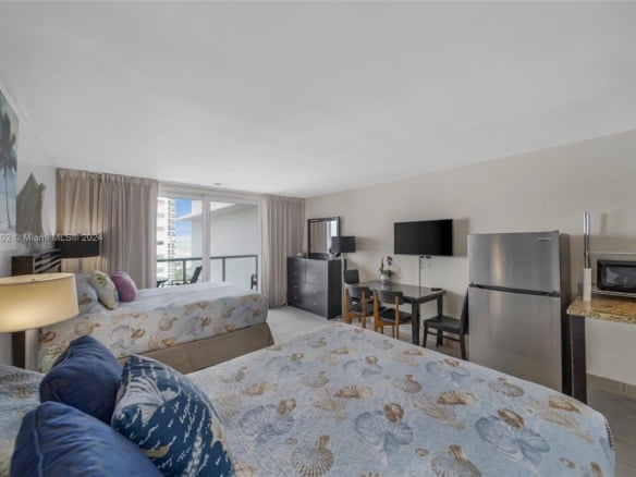 19201 N Collins Ave # 1117, Sunny Isles Beach FL 33160 — #A11516602