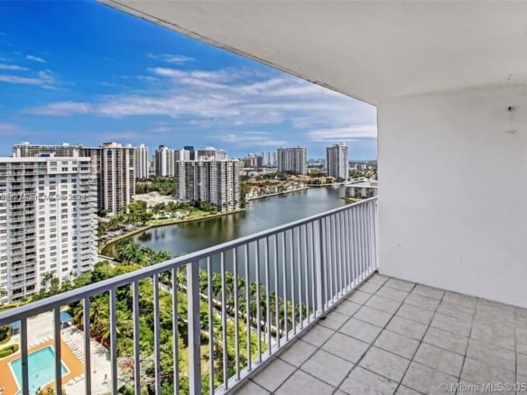 2801 NE 183rd St # 2208W, Aventura FL 33160 — #A11536998