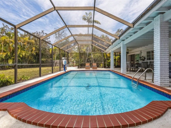 10130 SW 70th Ave, Pinecrest FL 33156 — #A11540813