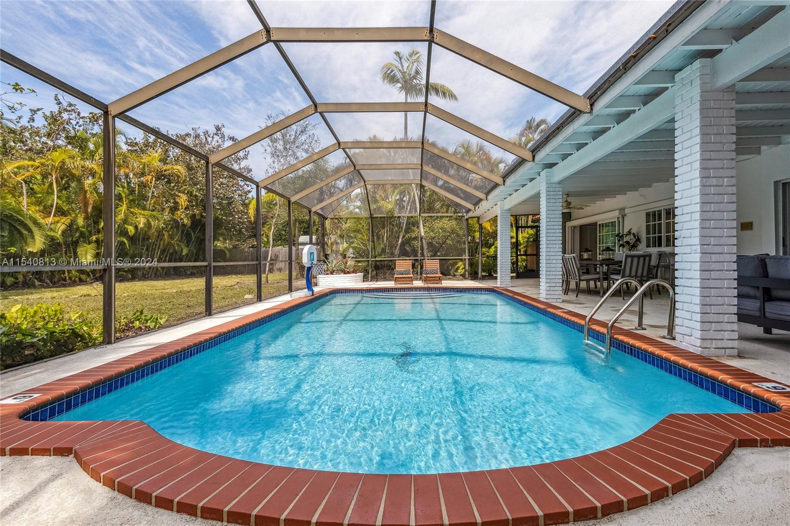 83dcefb7-3233 10130 SW 70th Ave, Pinecrest FL 33156 — #A11540813