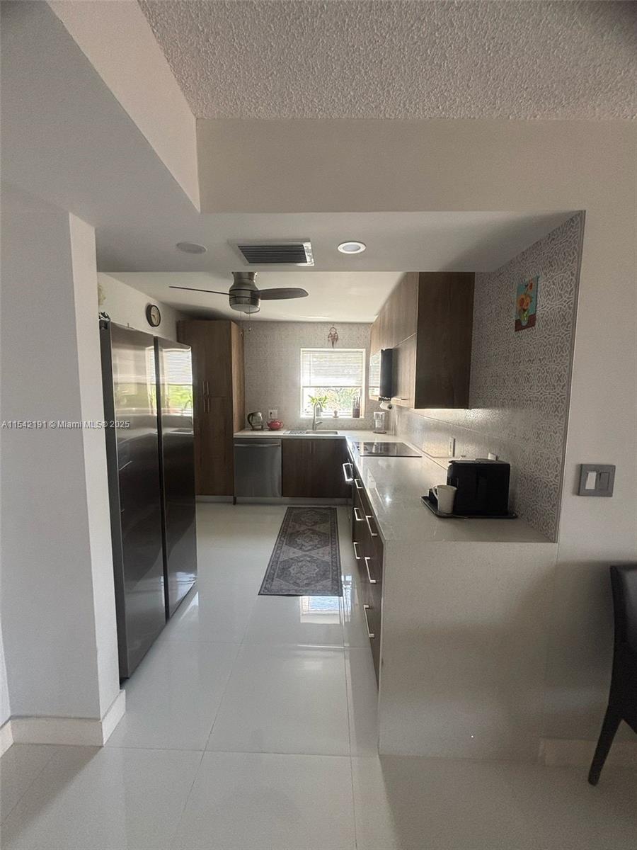 83dcefb7-3237 1865 S Ocean Dr # 4F, Hallandale Beach FL 33009 — #A11542191