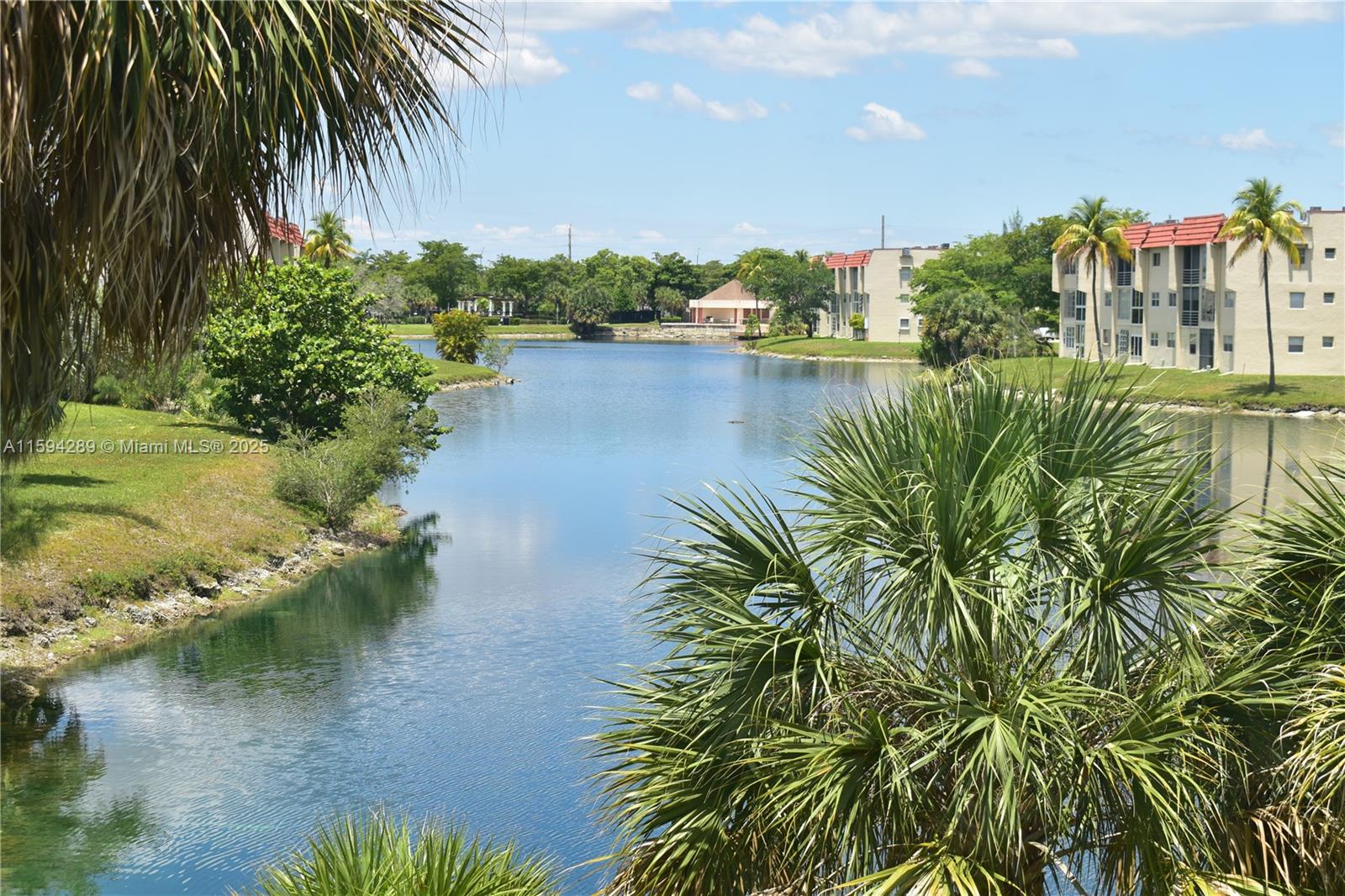 83dcefb7-330 3051 E Sunrise Lakes Dr # 211, Sunrise FL 33322 — #A11594289