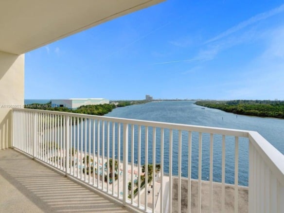 300 Bayview Dr # 906, Sunny Isles Beach FL 33160 — #A11565903