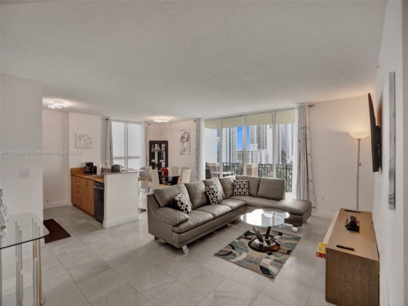 17555 Atlantic Blvd # 1101, Sunny Isles Beach FL 33160 — #A11569358