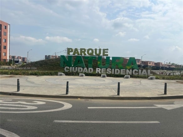 Calle 3 A # 22-76 S Manzana 3 # 8, . Colombia — #A11572893