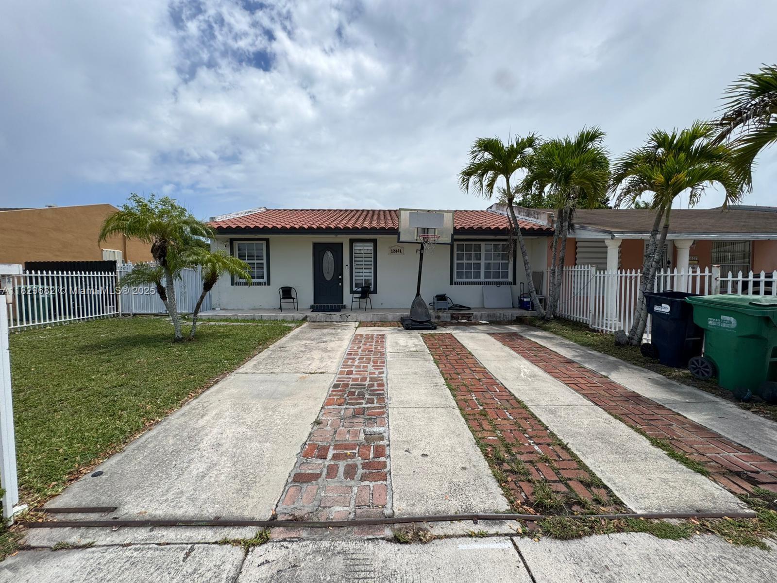 83dcefb7-340 12841 SW 54th St # 1, Miami FL 33175 — #A11829682