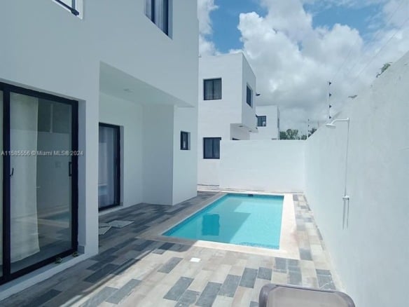 3 Sky Line, Pc — #A11585556