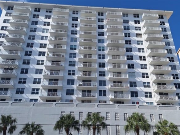 427 Golden Isles Dr # 5H, Hallandale Beach FL 33009 — #A11593223