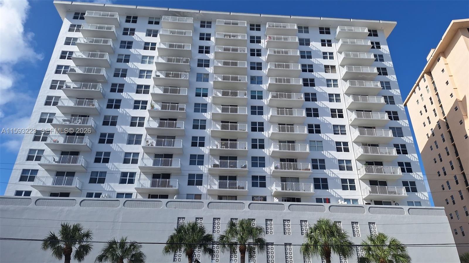83dcefb7-3471 427 Golden Isles Dr # 5H, Hallandale Beach FL 33009 — #A11593223