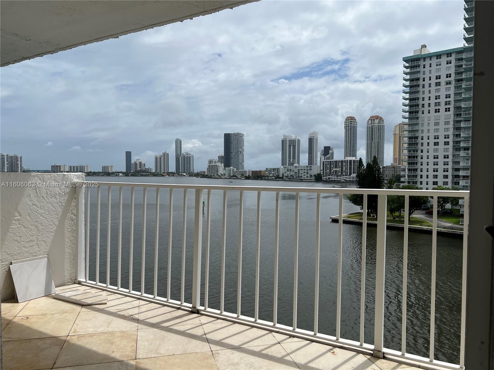 83dcefb7-3533 4000 NE 170th St # 604, North Miami Beach FL 33160 — #A11606063