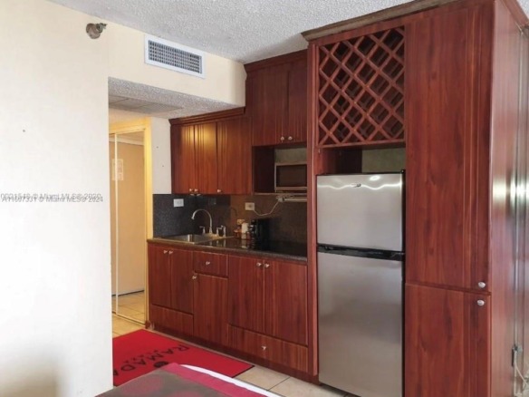 19201 Collins AveAVAILNOW # 428, Sunny Isles Beach FL 33160 — #A11607331