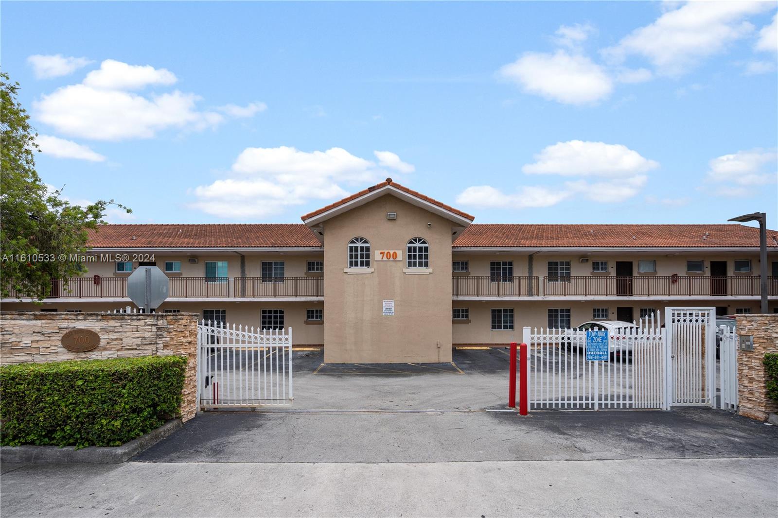 83dcefb7-3560 700 SE 9th Ct # 103, Hialeah FL 33010 — #A11610533