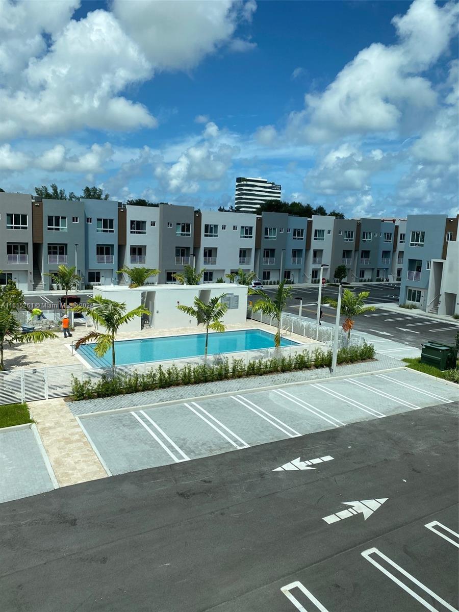 83dcefb7-3588 2505 NE 193rd St # 4207, Miami FL 33180 — #A11615261