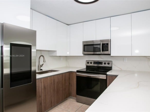 8233 Harding Ave # 606, Miami Beach FL 33141 — #A11619168