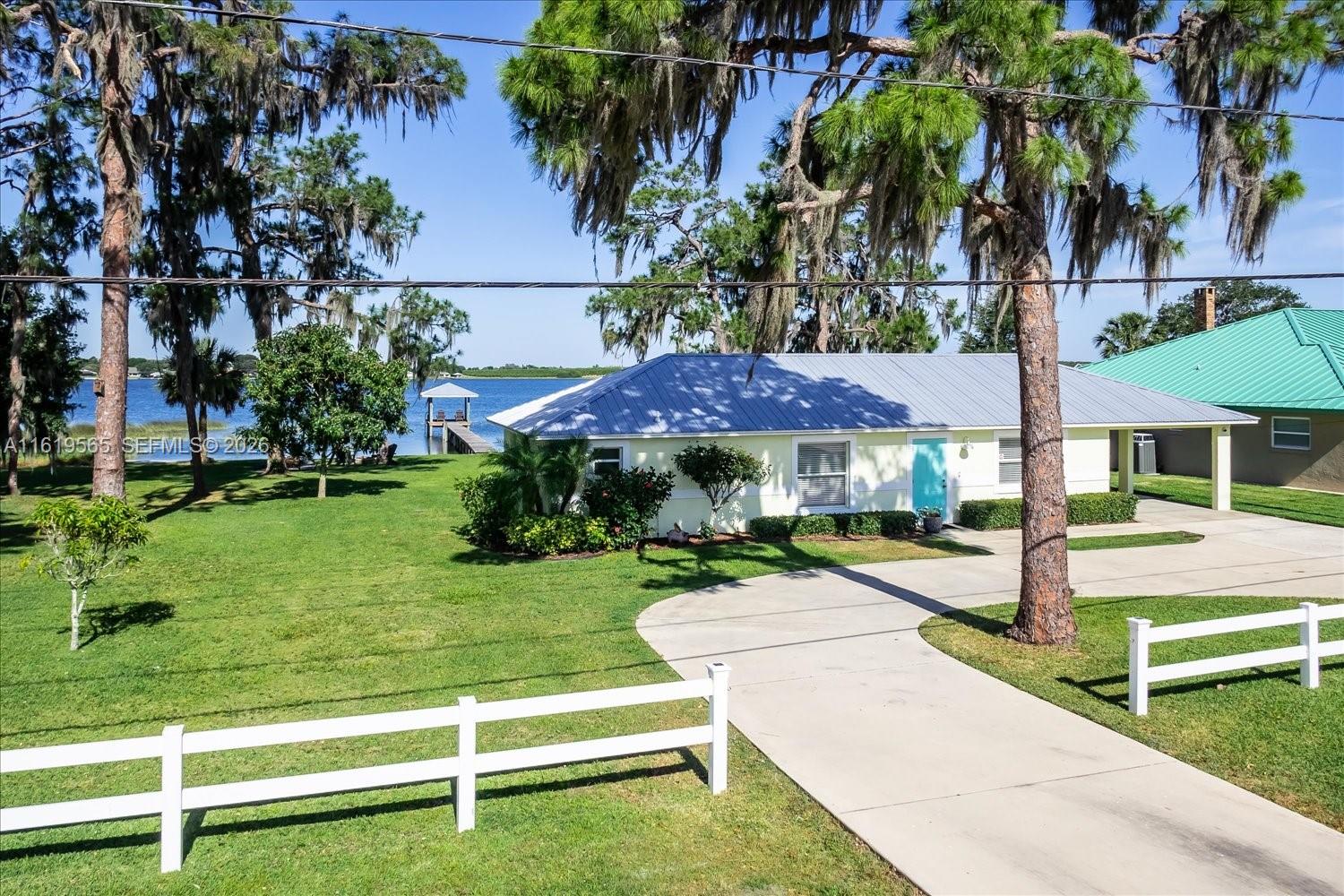83dcefb7-3616 924 Lake Dr E, Lake Placid FL 33852 — #A11619565