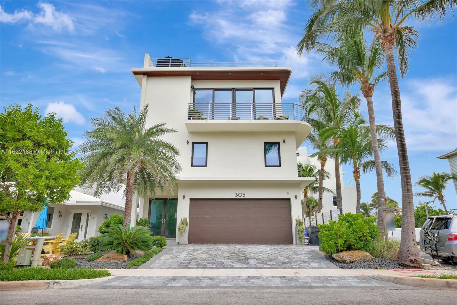 305 Oak St, Hollywood FL 33019 — #A11622188