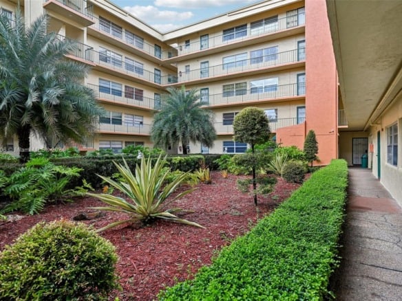 4525 W 20 AV # 123, Hialeah FL 33012 — #A11635706