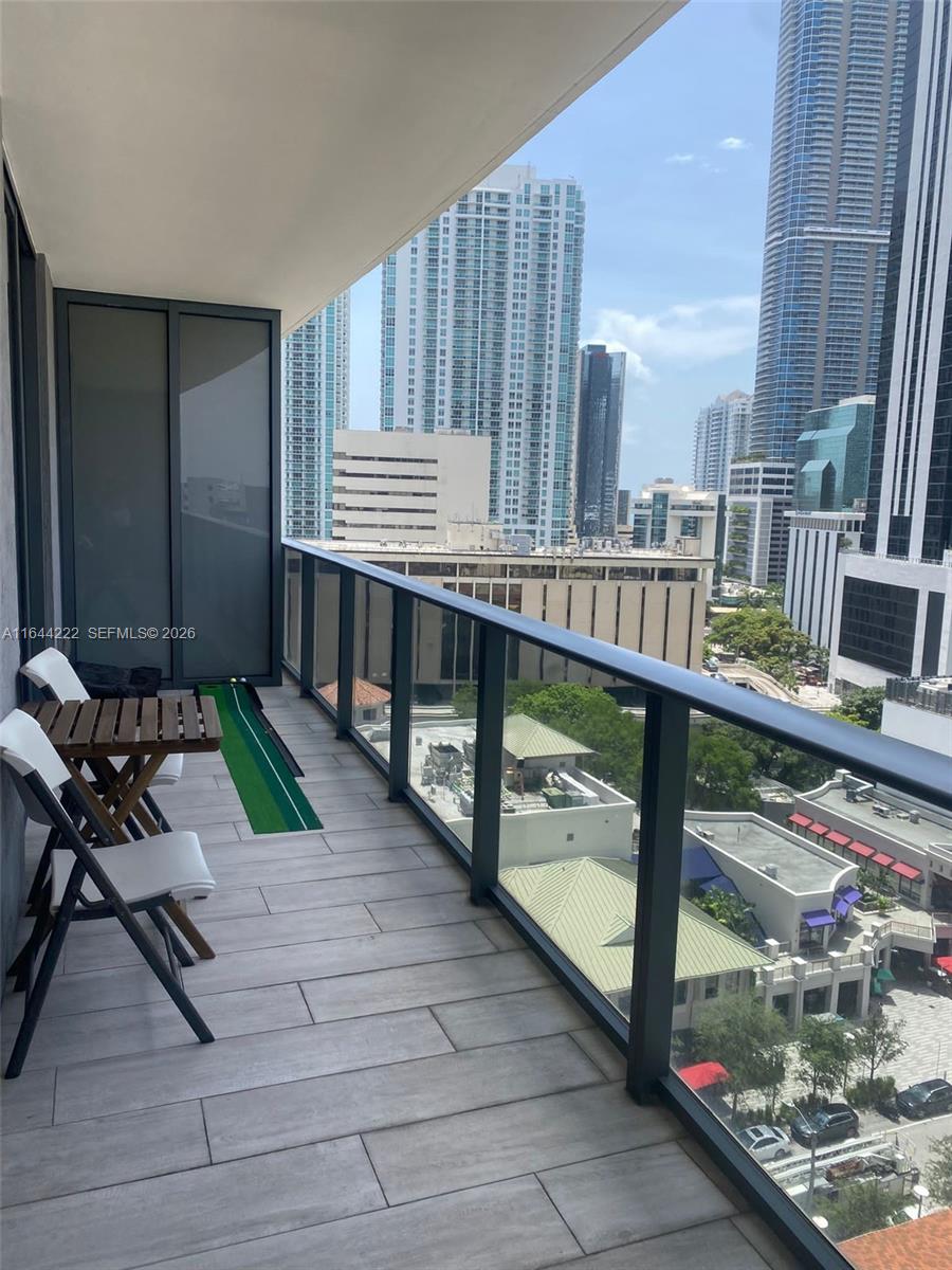 83dcefb7-3737 45 SW 9th St # 1005, Miami FL 33130 — #A11644222