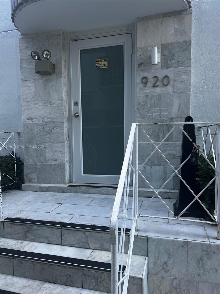83dcefb7-3738 920 Jefferson Ave # 3, Miami Beach FL 33139 — #A11645604