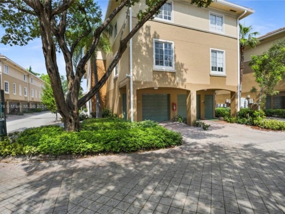 2941 NE 185th St # 1305, Miami FL 33180 — #A11646776