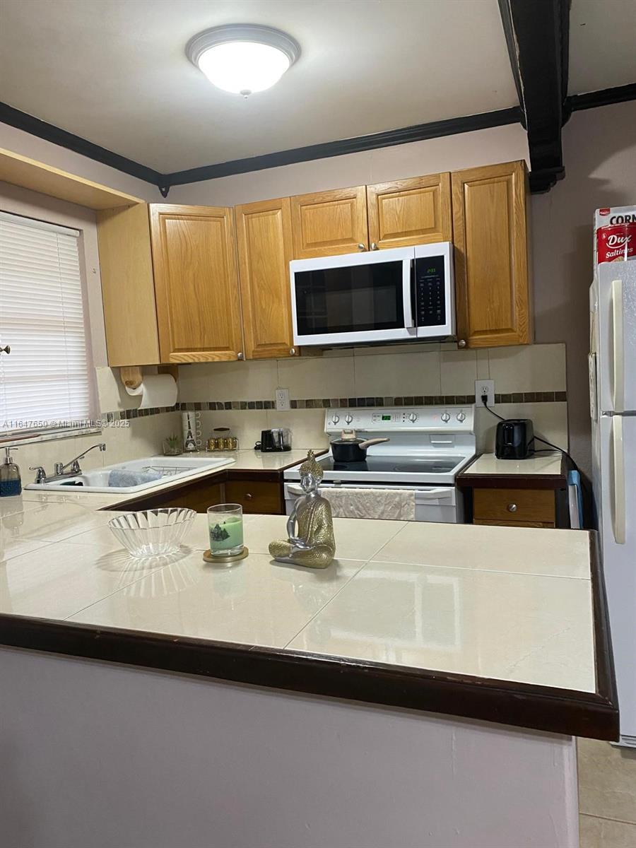 83dcefb7-3747 4050 NW 135th St # 1, Opa-Locka FL 33054 — #A11647650
