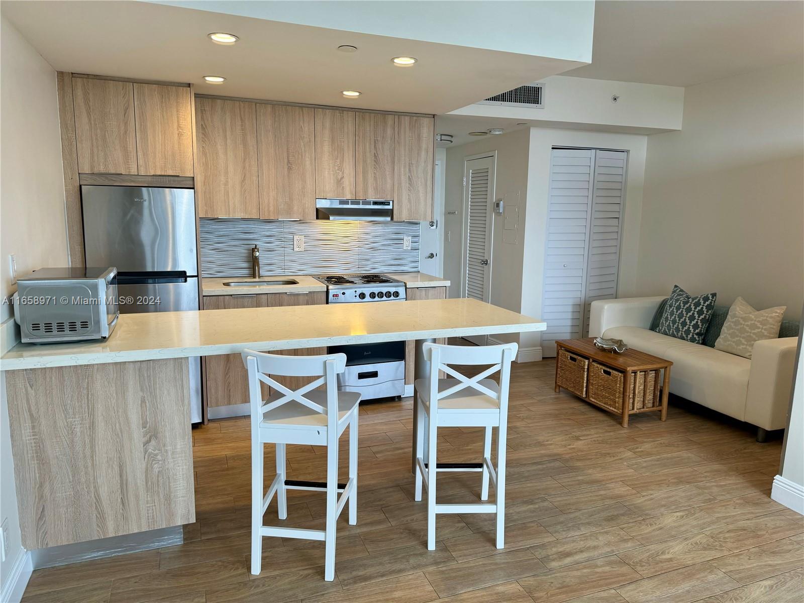 83dcefb7-3818 1720 Harrison St # 15F, Hollywood FL 33020 — #A11658971