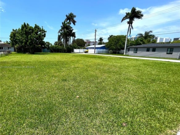 212 NE 1st St, Dania Beach FL 33004 — #A11660572