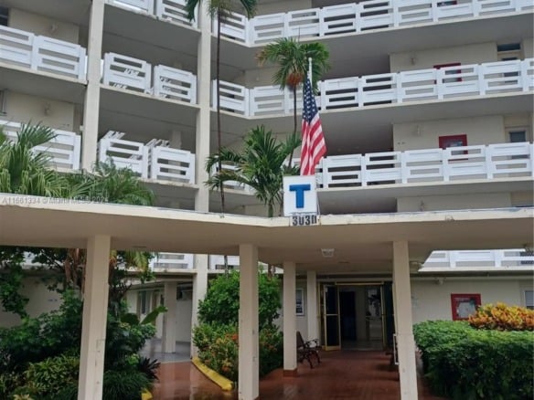 3030 Marcos Dr # T304, Aventura FL 33160 — #A11661334