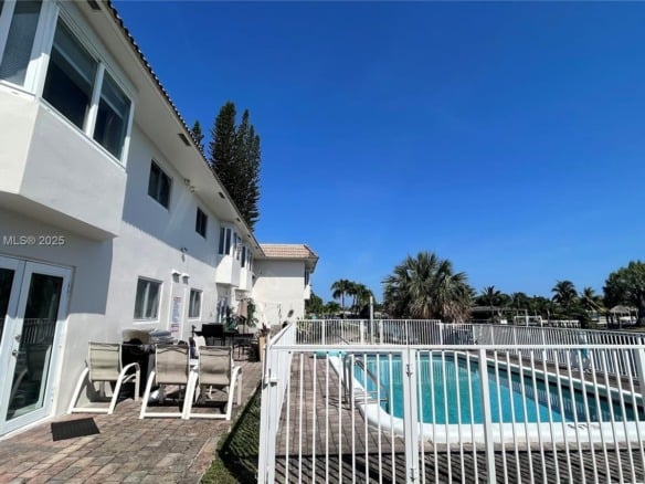 840 Pine Dr # 103, Pompano Beach FL 33060 — #A11669528