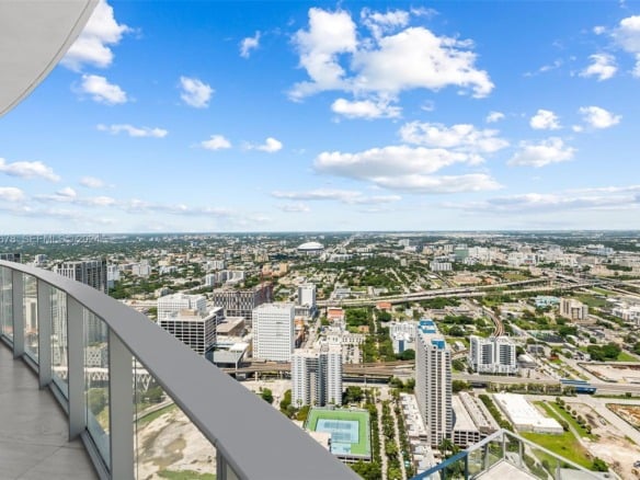 851 NE 1st Ave # 5402, Miami FL 33132 — #A11672678