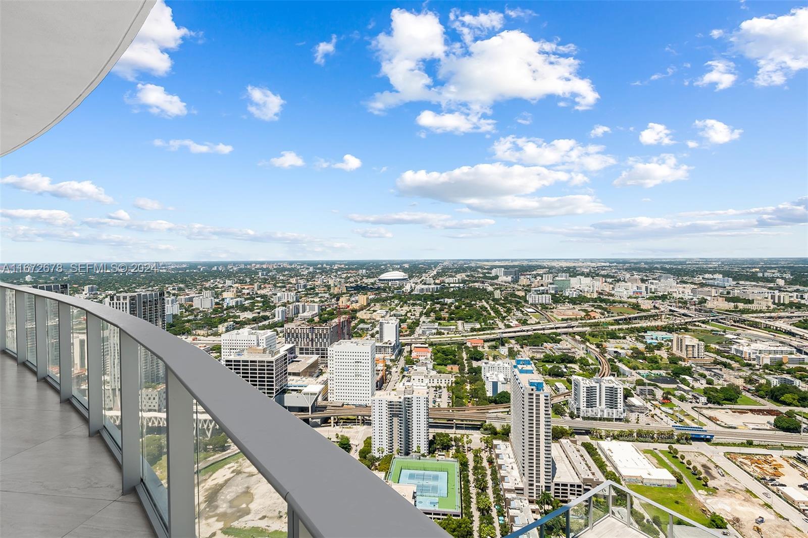 83dcefb7-3903 851 NE 1st Ave # 5402, Miami FL 33132 — #A11672678