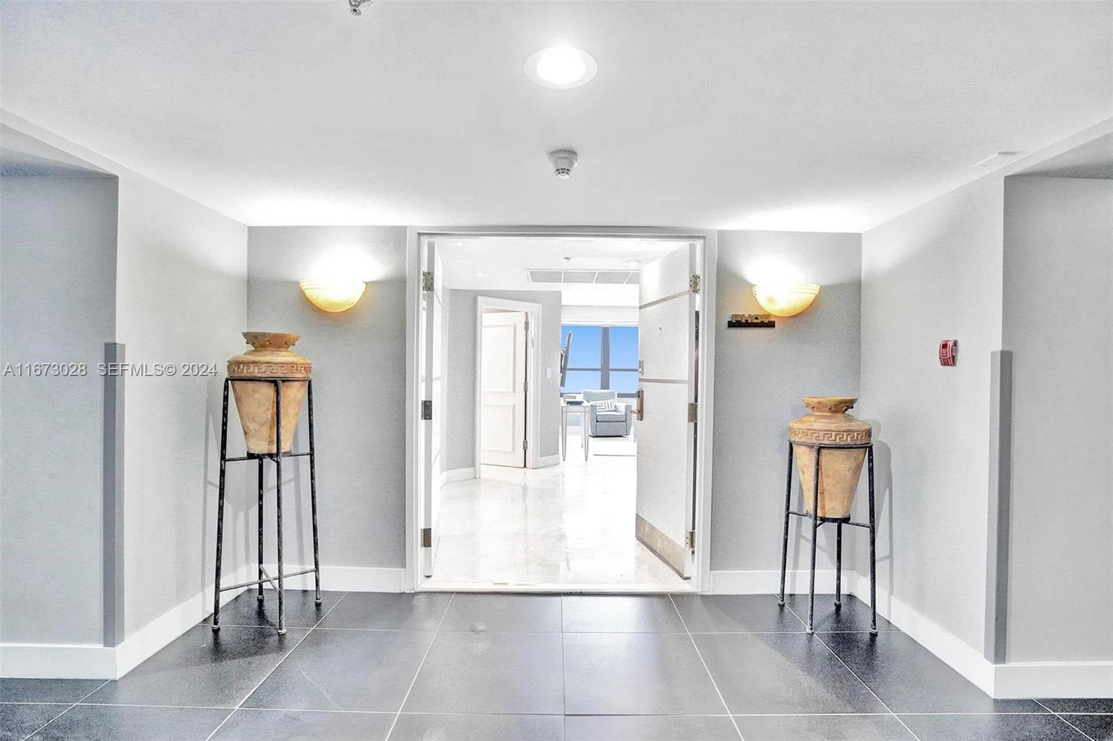 83dcefb7-3906 5225 Collins Ave, Miami Beach FL 33140 — #A11673028