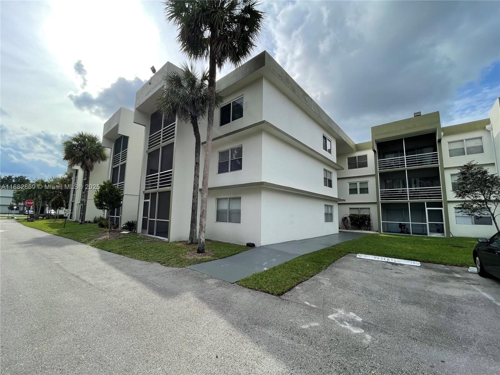 83dcefb7-3995 4255 N University Dr # 201, Sunrise FL 33351 — #A11682869