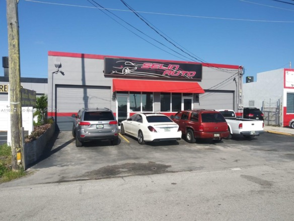 707 N Dixie Hwy, Hallandale Beach FL 33009 — #A11685718
