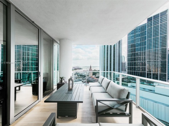 851 NE 1st Ave # 2111, Miami FL 33132 — #A11701363