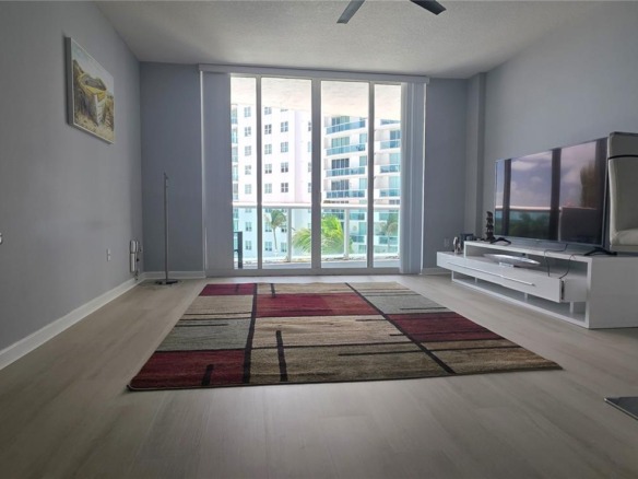 7900 Harbor Island Dr # 806, North Bay Village FL 33141 — #A11709585