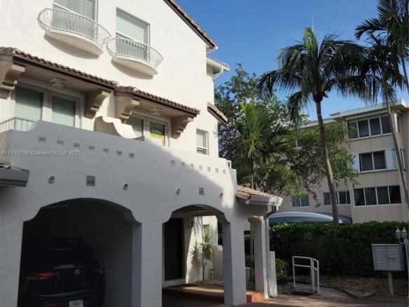 2005 Oceanwalk Ter, Lauderdale By The Sea FL 33062 — #A11710736