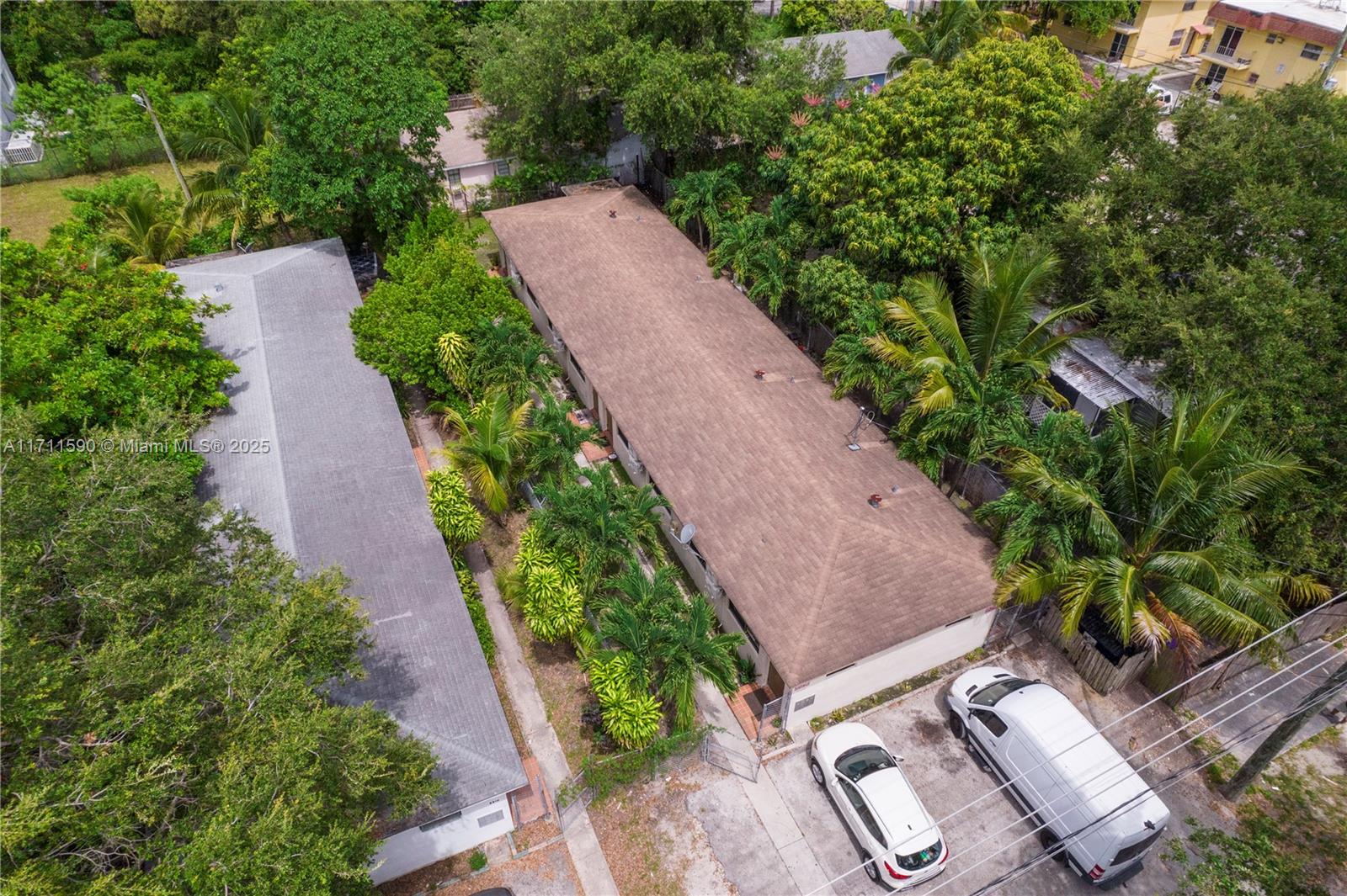 83dcefb7-4254 5520 NE 1st Ct, Miami FL 33137 — #A11711590