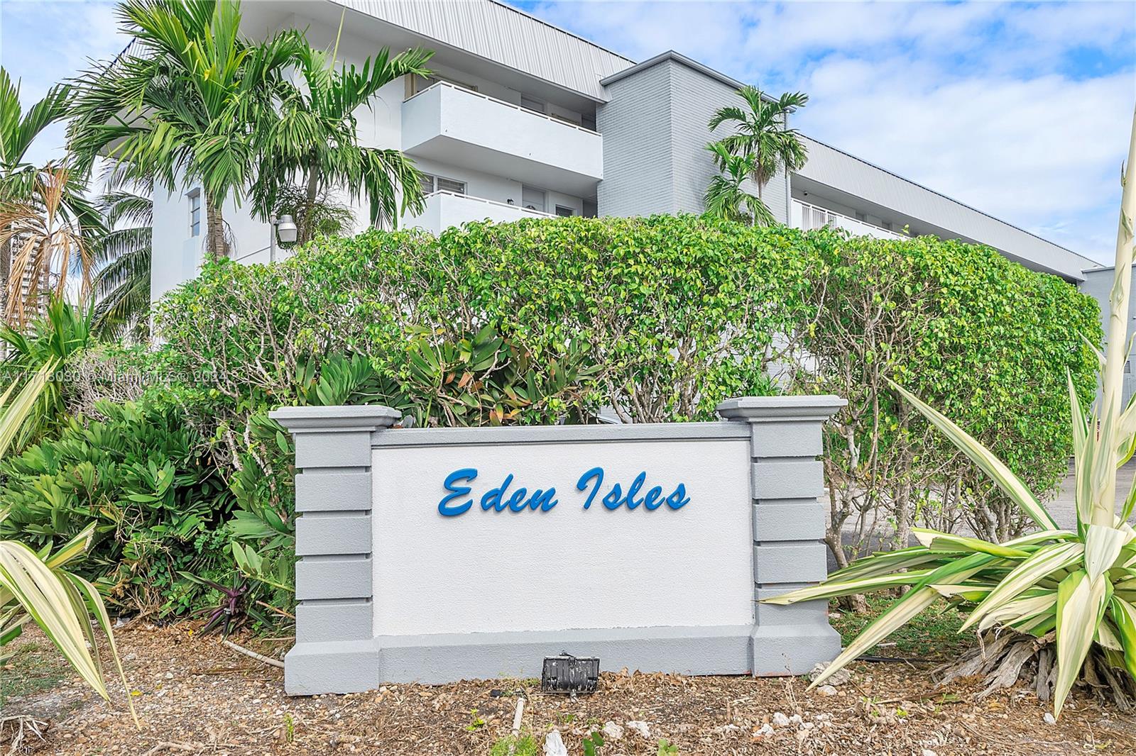 83dcefb7-4268 3600 NE 170th St # 211, North Miami Beach FL 33160 — #A11713030