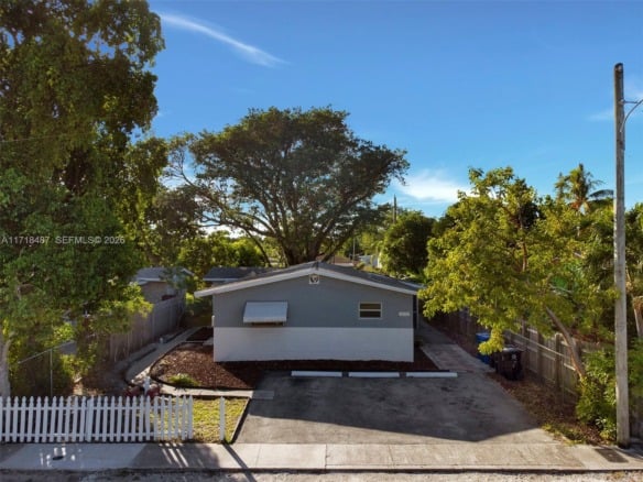 1515 NW 2nd Ave, Fort Lauderdale FL 33311 — #A11718487