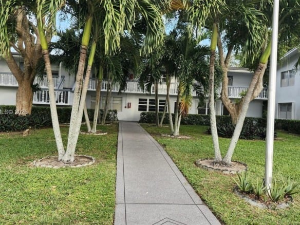 564 Durham T # 564, Deerfield Beach FL 33442 — #A11721167