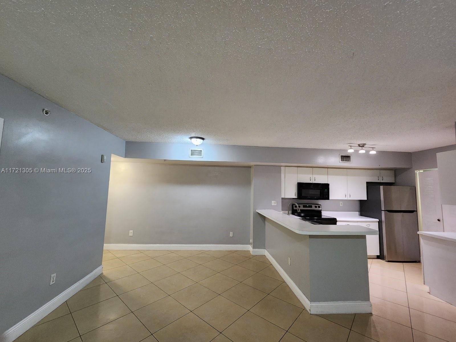 83dcefb7-4360 2600 S University Dr # 129, Davie FL 33328 — #A11721305