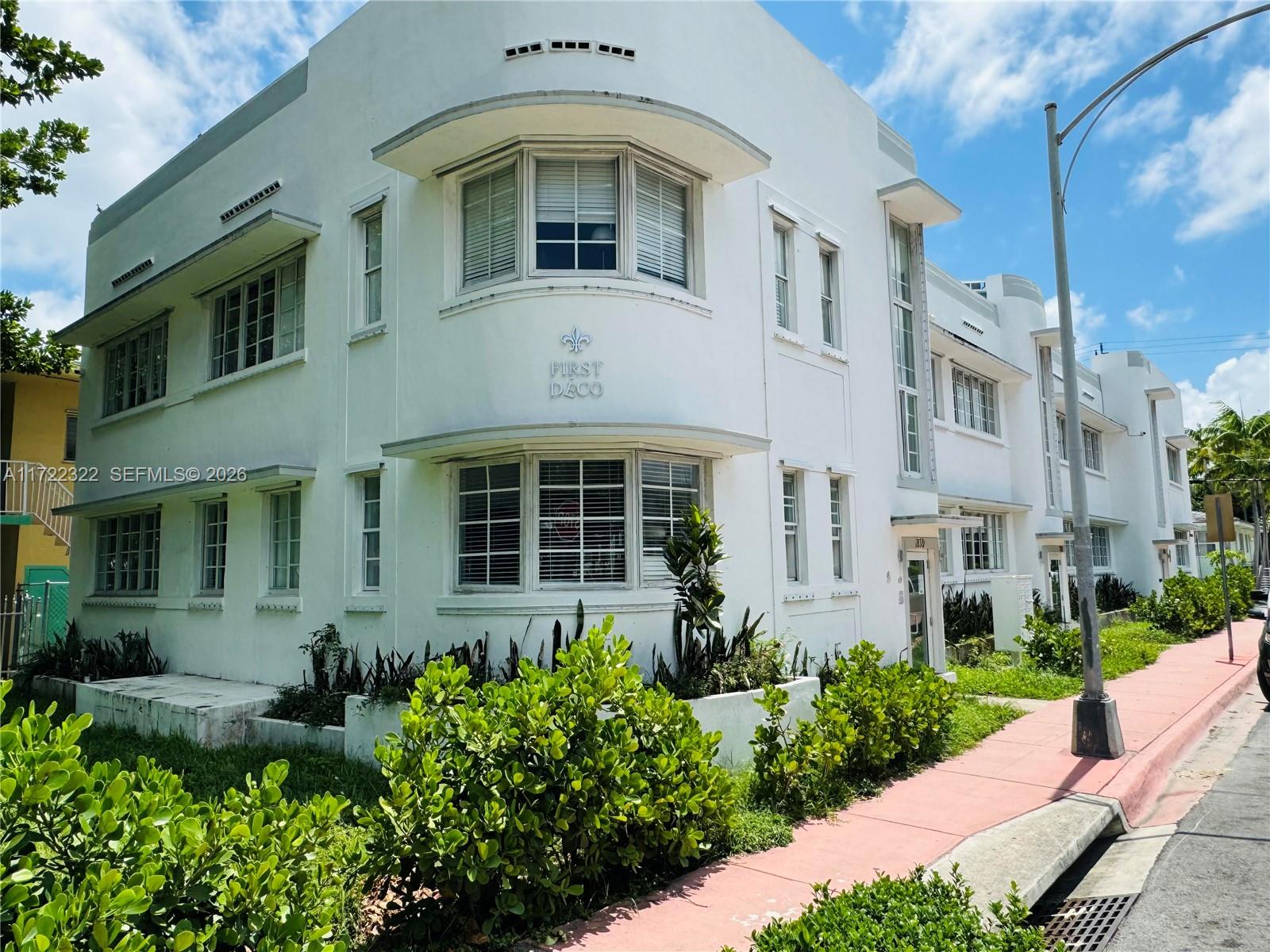 83dcefb7-4389 810 7th St # 207, Miami Beach FL 33139 — #A11722322