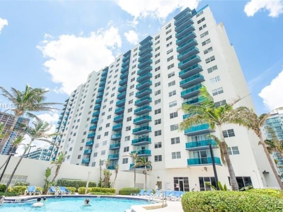 4001 S Ocean Dr # 10D, Hollywood FL 33019 — #A11723111