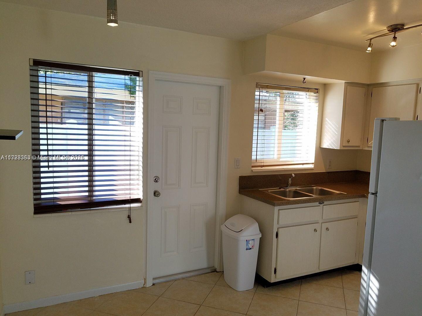 83dcefb7-4411 1231 NE 23rd Ave, Pompano Beach FL 33062 — #A11723353